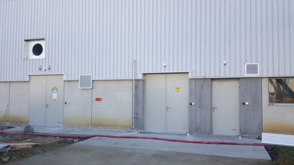 Nos équipes ont posé 14 blocs portes EI60 non coupe-feu pour garantir la sécurité du bâtiment.