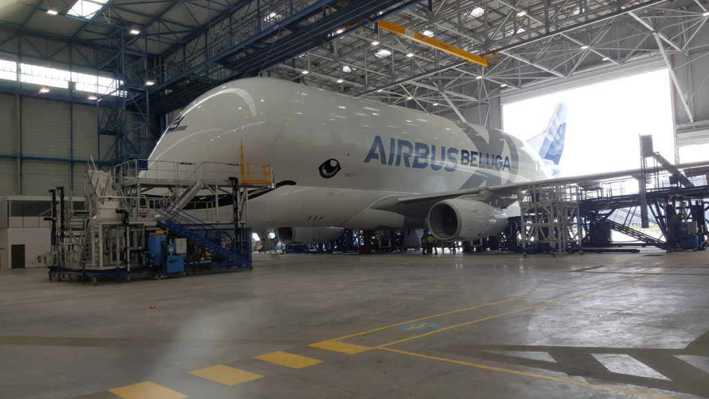 Le bâtiment accueillera le nouveau Beluga XL d'Airbus pour sa maintenance.